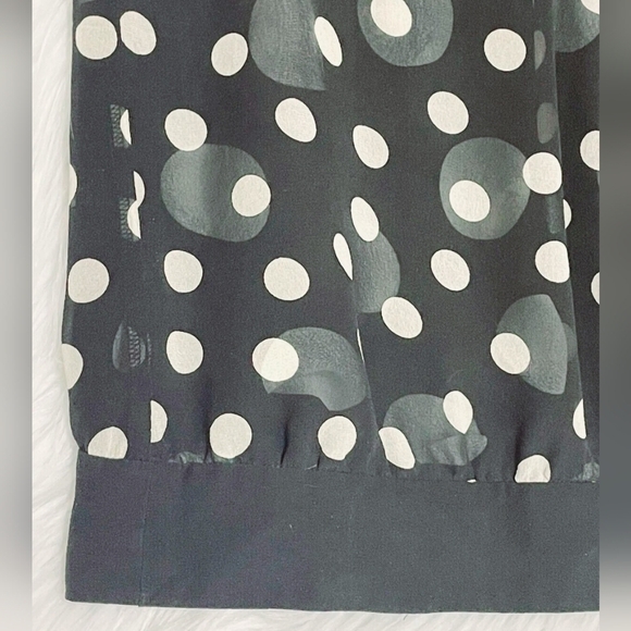 ANN TAYLOR 100% Silk Black & White Polka Dot Sleeveless Blouse Petite Size 4P - Picture 3 of 7